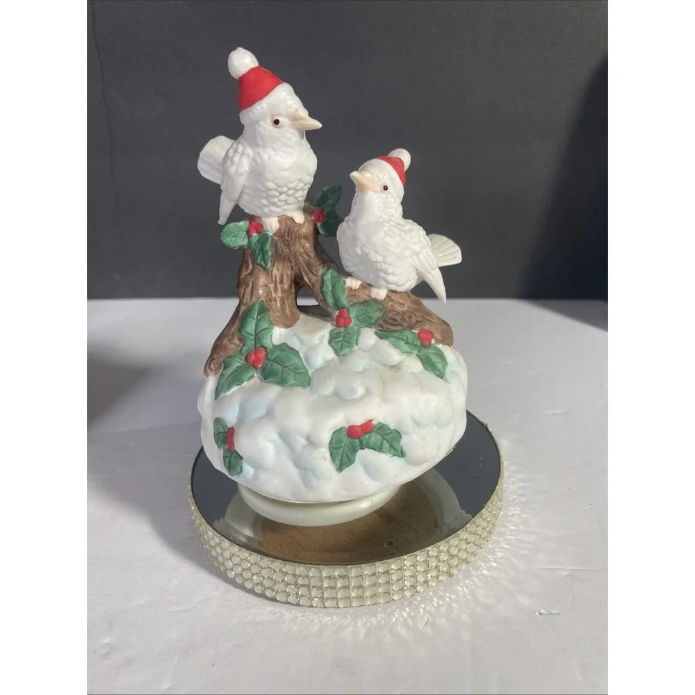 Vintage Christmas Music Box Display Snow Birds - Pre-Owned Windup